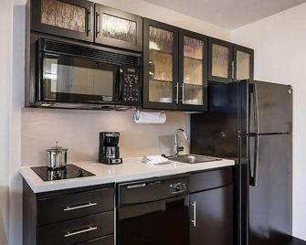 Your Pleasant Vacation! Short Drive to Mallard Creek Greenway - Charlotte - Cocina