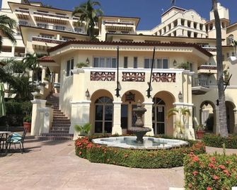 Marina Villas - Grand Isla Navidad - Barra de Navidad - Edificio