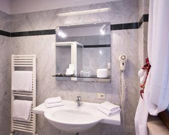 Hotel Speranza - Bardolino - Phòng tắm