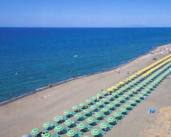 Hotiday Montalto Marina - Montalto di Castro