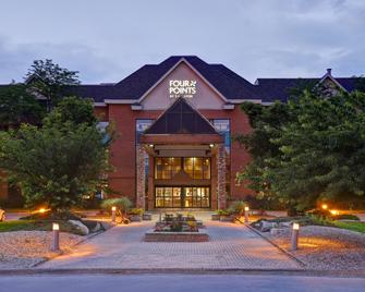 Four Points by Sheraton St. Catharines Niagara Suites - Thorold - Building