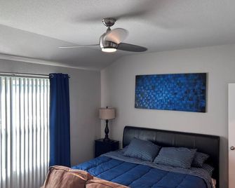 Charming 3-bedroom house with AC and WiFi in awesome town of Fort Worth - Fort Worth - Bedroom