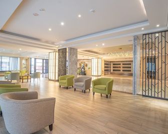 Check Inn Taichung Wenxin Zhongqing - Taichung - Lobby