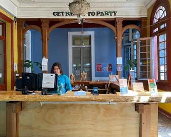 La Casa Roja Hostel - Σαντιάγο - Ρεσεψιόν
