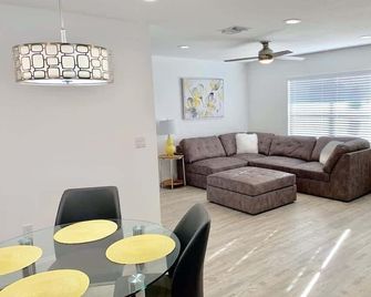 Near Beaches & Img Academy, Mins to Downtown - Bradenton
