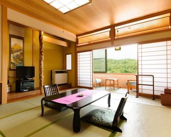 Oshuku Onsen Kawacho Natural Hot Spring - Shizukuishi - Essbereich