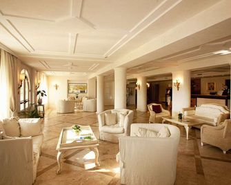 Garda Hotel San Vigilio Golf - Pozzolengo - Salónek