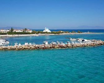 Saronis Hotel Agistri - Adults Only - Skala - Praia