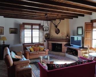 Cortijo El Arrejadero - Villanueva del Rosario - Living room