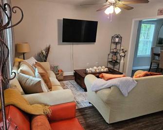 Kannapolis Excellent Sleep Experience (Left Side) - Kannapolis - Living room