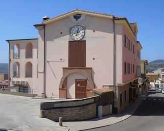 Hotel Meridiana - Arbus - Budova