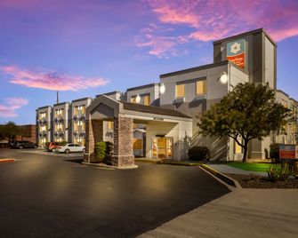 SureStay Plus by Best Western Mesa Superstition Springs - Mesa - Edificio