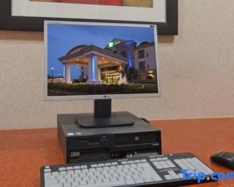 Spark by Hilton Guelph - Guelph - Room amenity