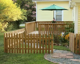 Hikers Nest At Pilot Mountain - Pinnacle - Patio