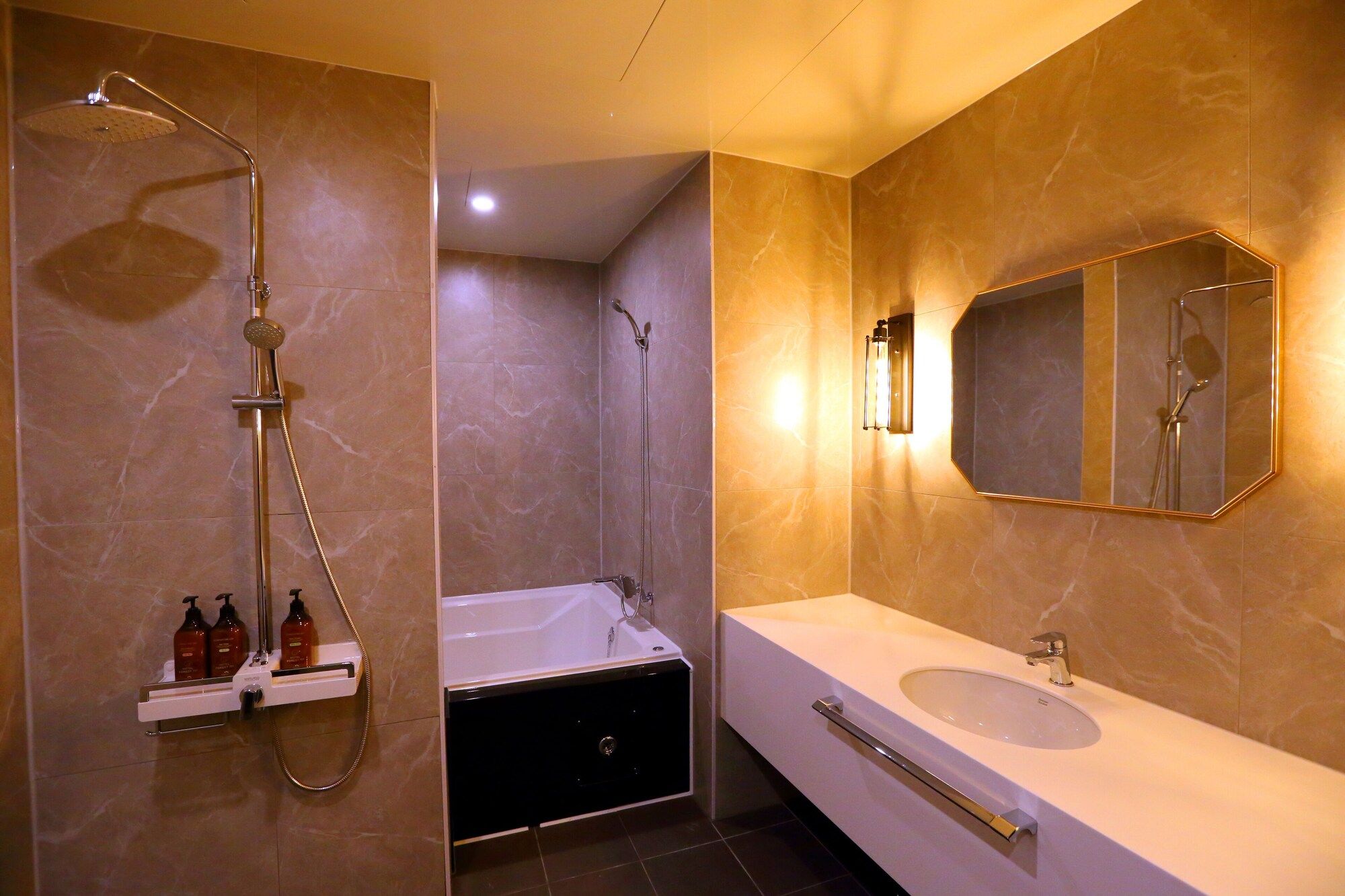 Forest 701 Hotel thumbnail 3
