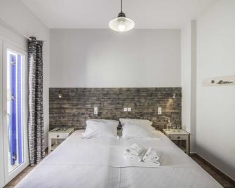 Madaky Hotel - Naousa - Habitación