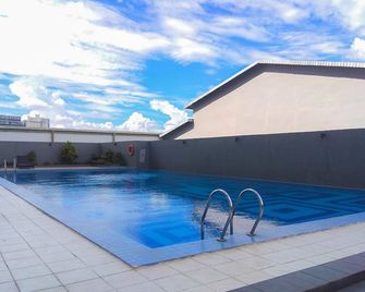 Warm And Cozy Studio Park View Condominium Apartment - Depok - Pool
