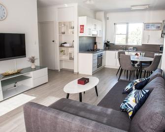 Lotus Stay Manly - Apartment 29G - Manly - Living room