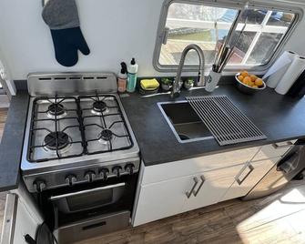 Getting Nauti - Sausalito, Ca - Sausalito - Kitchen