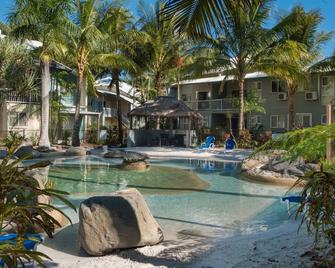Marlin Cove Holiday Resort - קיירנס - בריכה