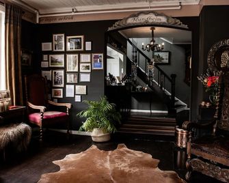 Fjærland Fjordstove Hotell - Huseby Hotelldrift As - Fjærland