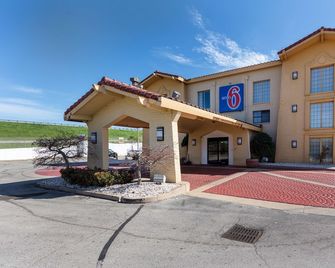 Motel 6 Knoxville - Knoxville - Building