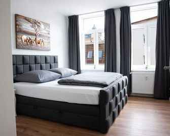 Wunderschöne Ferienwohnung inmitten der Altstadt - Schwerin - Sypialnia