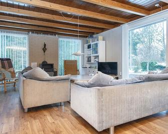 4 person holiday home in Fårvang-By Traum - Fårvang - Sala de estar
