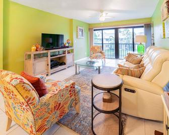 Beach Life! - Fort Pierce - Living room