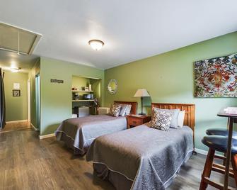Elk Meadow Cabins 13B Bears Den - Single Room - Orick - Bedroom