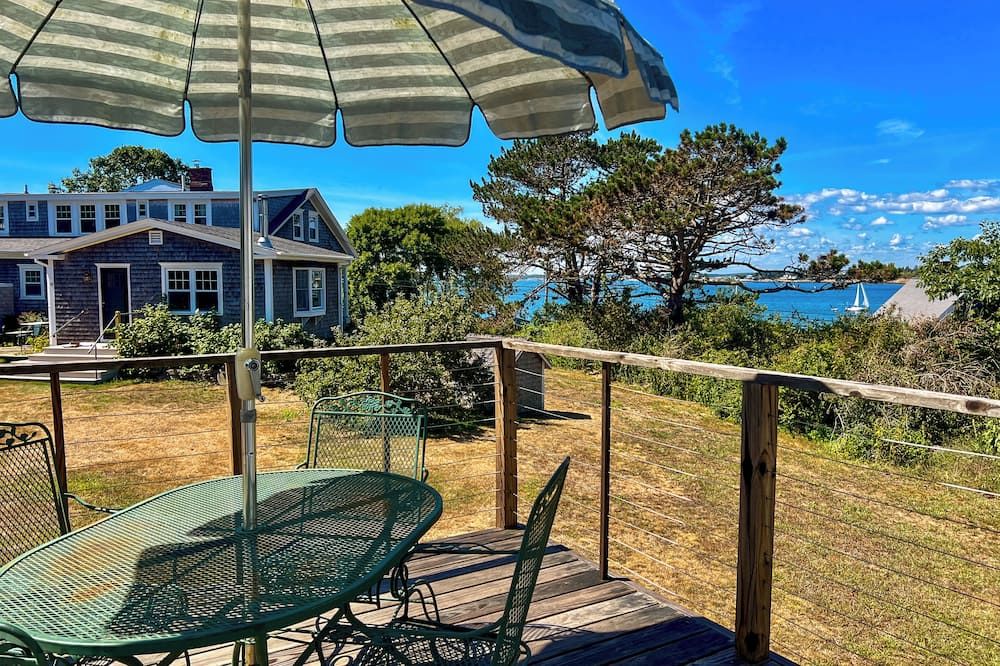 Enjoy breathtaking sunsets from this newly renovated studio on Bailey Island - Bailey Island - Balcone