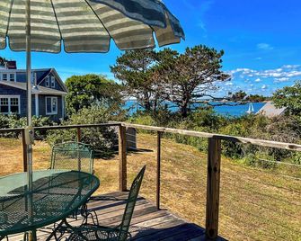 Enjoy breathtaking sunsets from this newly renovated studio on Bailey Island - Bailey Island - Balcone