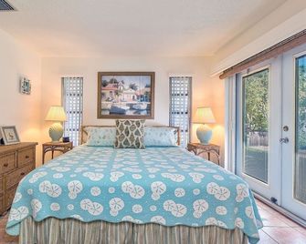 West End Paradise Unit Coral 4 - One bedroom efficiency suite - סאניבל - חדר שינה
