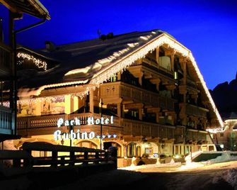 魯比諾商務酒店 - 坎皮泰洛迪法薩 - 康比德羅-發撒 - 建築