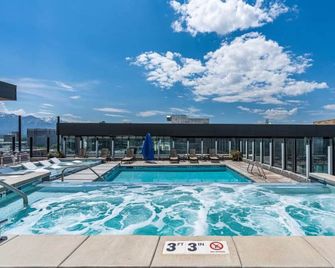 Downtown Slc Luxury 1bd 1ba - Pool Hottub 24hrgym - Salt Lake City - Piscina