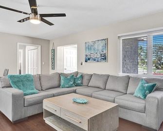 Pompano Beach House - Pompano Beach - Living room