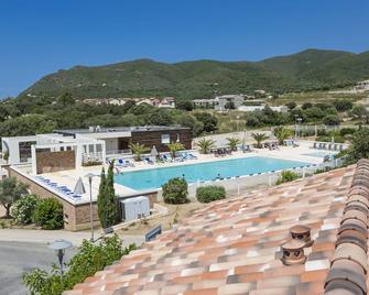 Résidence Odalys Les Villas de Bel Godère - Belgodère - Piscine