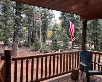 Cozy Cedar Mountain Cabin near lakes and National Parks - Duck Creek Village - Balcony