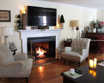 The Homestead - Madison - Living room