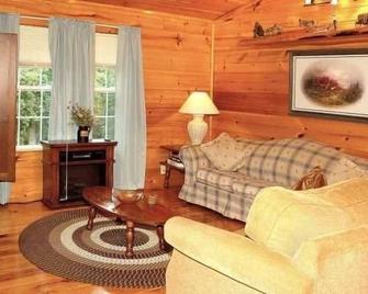 Country - 2 Bedrooms, 1 Baths, Sleeps 6 Cabin by RedAwning - Newport - Living room