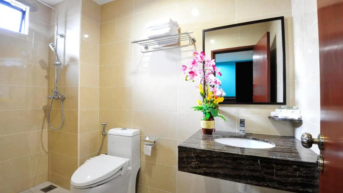 Hallmark Express Hotel