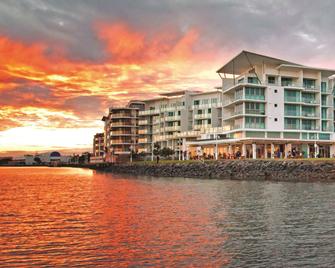 Ramada Hotel & Suites by Wyndham Ballina Byron - Ballina - Edifício