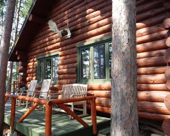 Private Island with a hand scribbed log cabin on beautiful Burntside Lake - Babbitt - Patio
