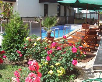 Family Hotel Kandrovi - Sozopol - Bể bơi