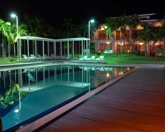 Myanmar Life Hotel - Rangún - Piscina