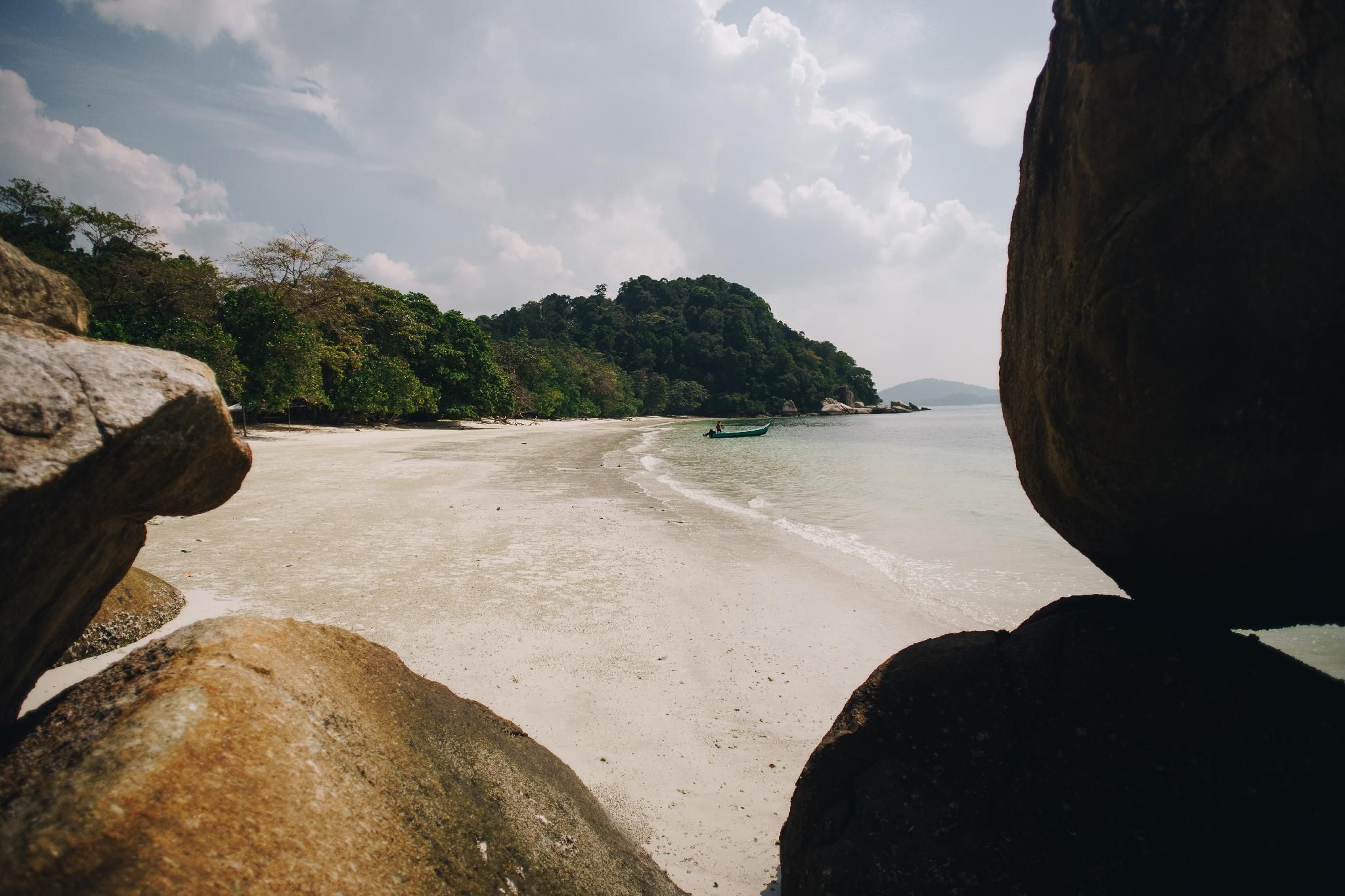 OYO 44078 The Island Hotel - Pulau Pangkor - Strand
