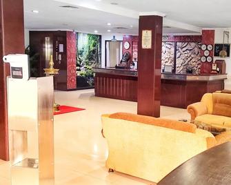 Kovilakom Residency - Kozhikode - Recepción