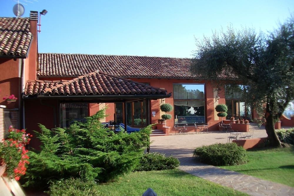 Tenuta Tenaglia - Serralunga di Crea