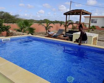 Accommodation for 2 people, swimming pool, bikes in Morro île de Maio - Vila do Maio - Piscina