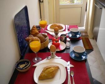Bed & Breakfast Maria - Rotterdam